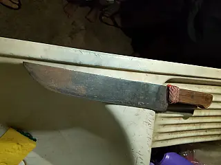Homem é preso por agredir e ameaçar esposa com facão em Paraíso das Águas