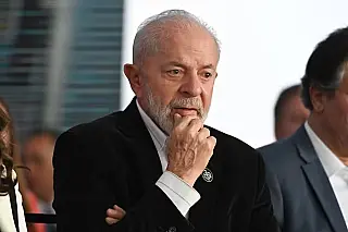 Lula se reúne com ministros para definir medidas de corte de gastos