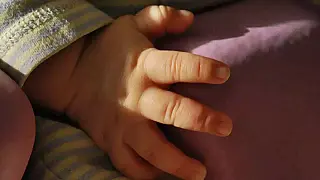 Laudo aponta que bebê morreu asfixiada ao ser estuprada pelo pai em MS