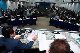 Aprovados projetos que mantêm passe do estudante