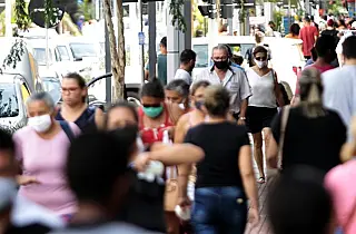 Com aglomerações frequentes, população ignora riscos da Covid -19 e número de casos bate recorde