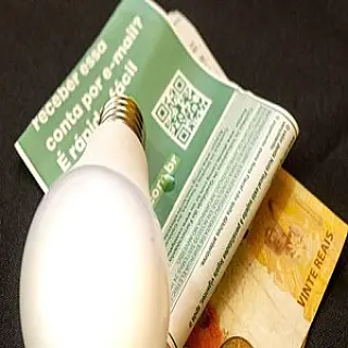 Conta de luz mais cara puxa maior inflação para junho desde 2018