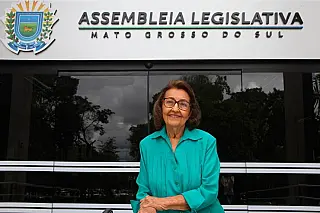 Amor pelo Parlamento se resume na história de Maria na ALEMS