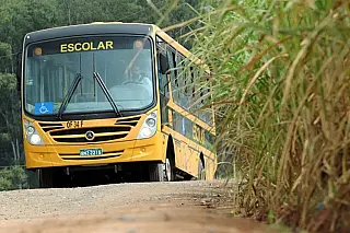 Contratos do transporte escolar rural para 2026 são homologados em Paranaíba