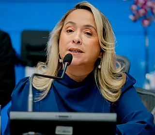 Lia propõe concurso de redação para levar enfrentamento à violência para escolas