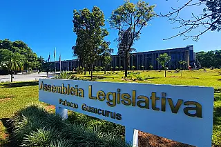 Mesa Diretora autoriza pagamento de metade do 13º a servidores