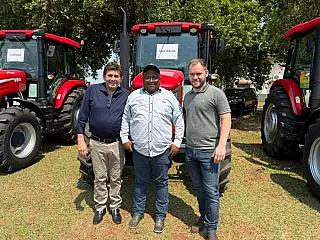 Inocência recebe maquinário para fortalecer a produção rural