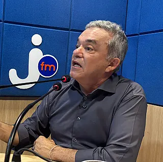 Vander Loubet defende fim da escala 6x1 e ampliação de políticas para mulheres