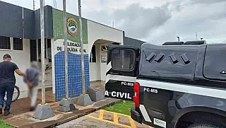 Idoso é preso após agredir bebê de um ano, que a filha cuidava