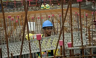 Primeiro semestre tem construção, transporte e restaurantes como grandes geradores de empregos