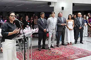 Dia das Mulheres: "Comemorar e refletir", dizem deputados em evento às servidoras