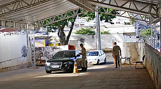 A cada hora 3 pessoas são testadas para a covid-19 em MS,  apenas com o drive-thru