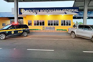 PRF apreende 884 kg de maconha e recupera caminhonete roubada em Paranaíba (MS)