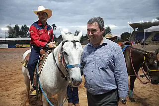 Governo de Mato Grosso do Sul lança projeto  "Laços de Cidadania: Equoterapia e Inclusão".