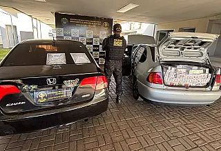 Pai e filho são flagrados com carga de cigarros contrabandeados