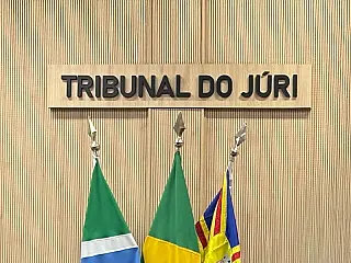 Homem é condenado a 30 anos de prisão por feminicídio após espancar e asfixiar companheira