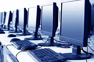 Deputado Zé Teixeira solicita computadores para escola de Corguinho