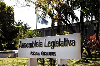 Deputados devem apreciar cinco matérias na Ordem do Dia desta terça-feira