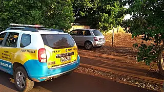 Moto e carro furtado são recuperados