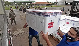 MS recebe novo lote com 97.500 doses da vacina contra Covid-19 neste domingo