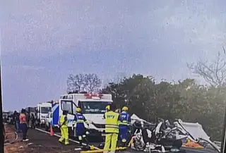 Mulher morre e dois ficam feridos em colisão envolvendo quatro veículos na BR-158