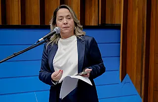 Lia Nogueira cobra esclarecimentos sobre suspensão de cirurgias bariátricas