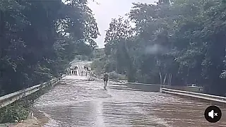BR-267 continua interditada após alagamento e risco de desmoronamento