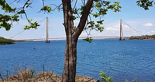 Mulher morre durante passeio de lancha no Rio Paranaíba