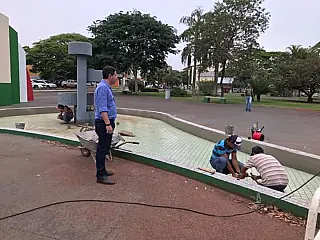 Cidade é preparada para festas de fim de ano