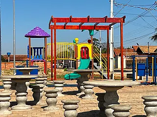 Nova praça é entregue no Residencial Costa Leste em Aparecida do Taboado