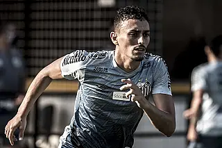 Presidente do Santos confirma venda de Diego Pituca para clube japonês
