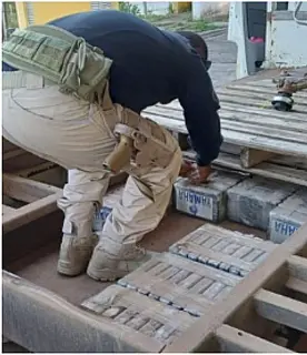 Polícia encontra cocaína em guincho boliviano em Paranaíba