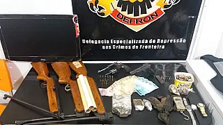 Homem é preso com armas, drogas e munições em Dourados