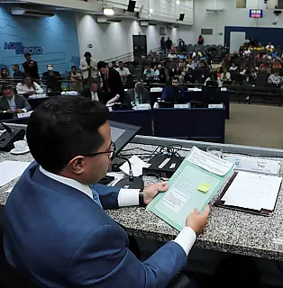 Vereadores derrubam veto da prefeitura e garantem R$ 8,7 milhões para entidades