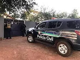 Operação prende dois por violência doméstica, mas quatro conseguem fugir.