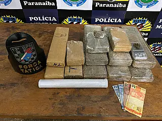 PM apreende cerca de 10 quilos de maconha e prende três traficantes