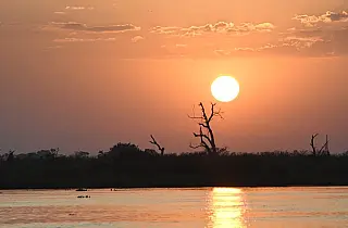 Segunda quinzena de março começa com muito calor, sol e baixa umidade do ar