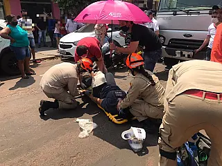 Motociclista fica gravemente ferida após acidente de trânsito