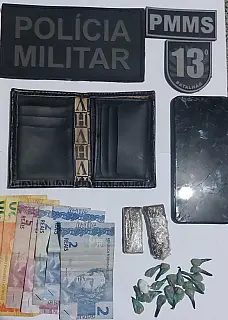 Menor de 17 anos foi flagrado com entorpecentes prontos para venda na praça da Vila Barbosa