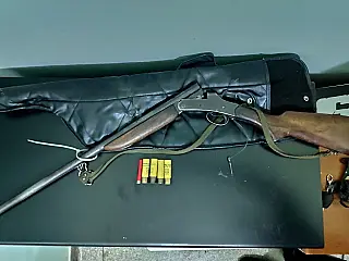 PMA prende infrator com arma e munições que utilizava em ceva de caça ilegal