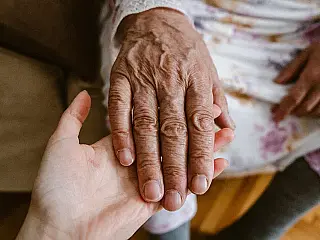 Dia Mundial da Conscientização da Violência contra a Pessoa Idosa reforça combate aos abusos