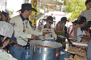Cassilândia celebra 71 anos com rodeio e show pirotécnico
