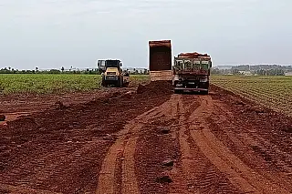 Prefeitura realiza cascalhamento na região da Fazenda São Lourenço