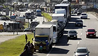 Greve dos caminhoneiros foi confirmada pelos sindicatos e começa nesta segunda
