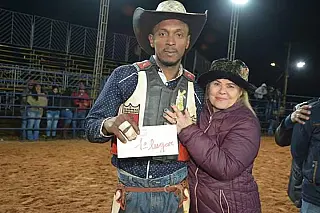 Fatimassulense é campeão do rodeio de Culturama
