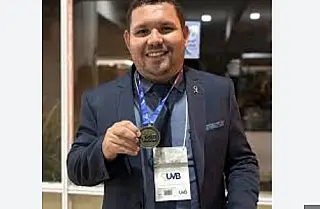 Vereador Jucleber Bim é homenageado com Medalha Top Legislativa pelo trabalho em defesa do Autismo