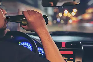 Caminhoneiro com CNH cassada é preso por embriaguez ao volante na BR-158 em Paranaíba