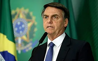 Bolsonaro edita MP que permite suspensão de contrato de trabalho por 4 meses
