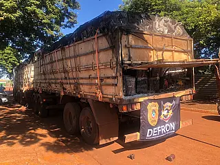 Nervosismo de motorista 'entrega' tráfico e polícia encontra 800 quilos de maconha.