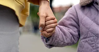 Adoção, Acolhimento e Apadrinhamento: Quais são as Diferenças?